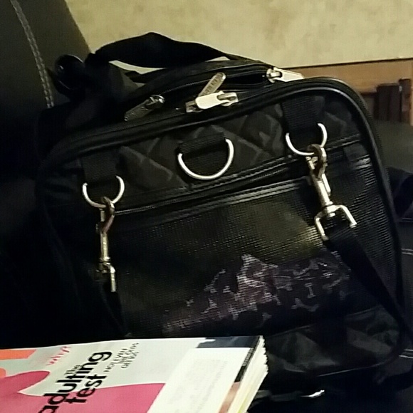 Pet Carrier/ Meets Airline requirements. - Picture 1 of 8